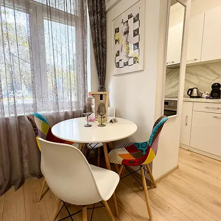 In The Heart Of Varna-by The Sea And Sea Garden Appartamento Varna