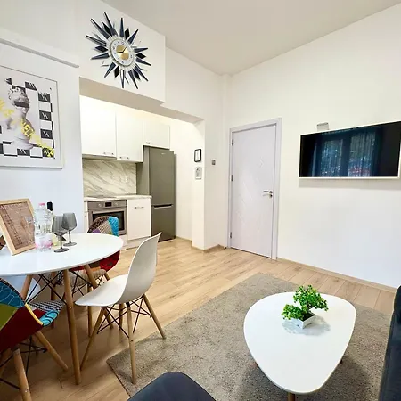 In The Heart Of Varna-by The Sea And Sea Garden Apartment