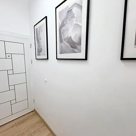 In The Heart Of Varna-by The Sea And Sea Garden Appartamento Varna