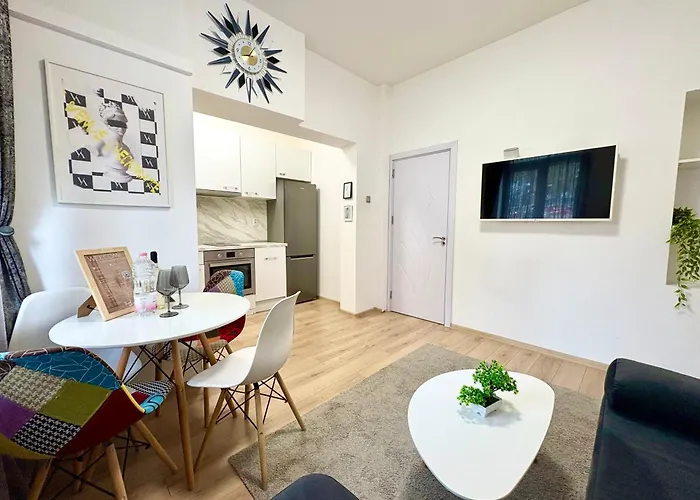 In The Heart Of Varna-by The Sea And Sea Garden アパート